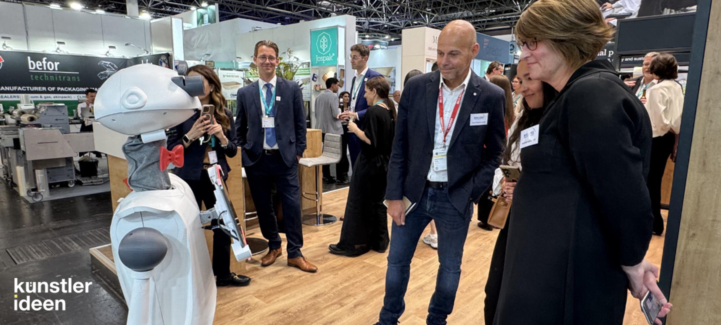 Futuristischer Event-Roboter als Messehighlight 4