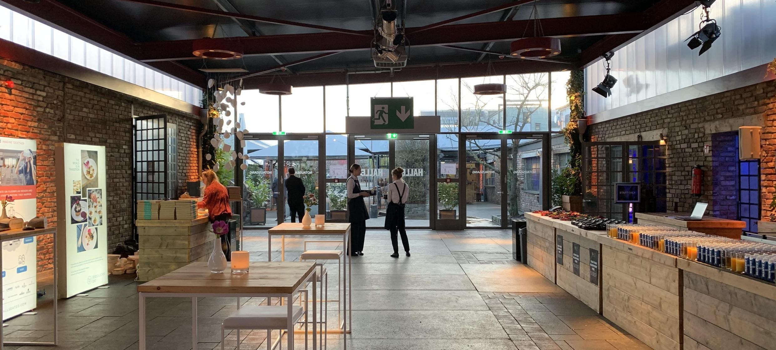 DIE HALLE Tor 2 10