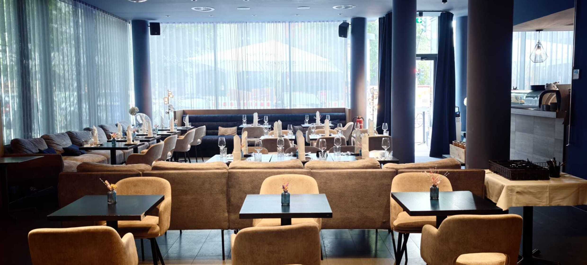 June Six Bistro & Bar 4