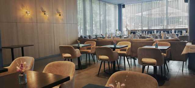June Six Bistro & Bar in Berlin 7