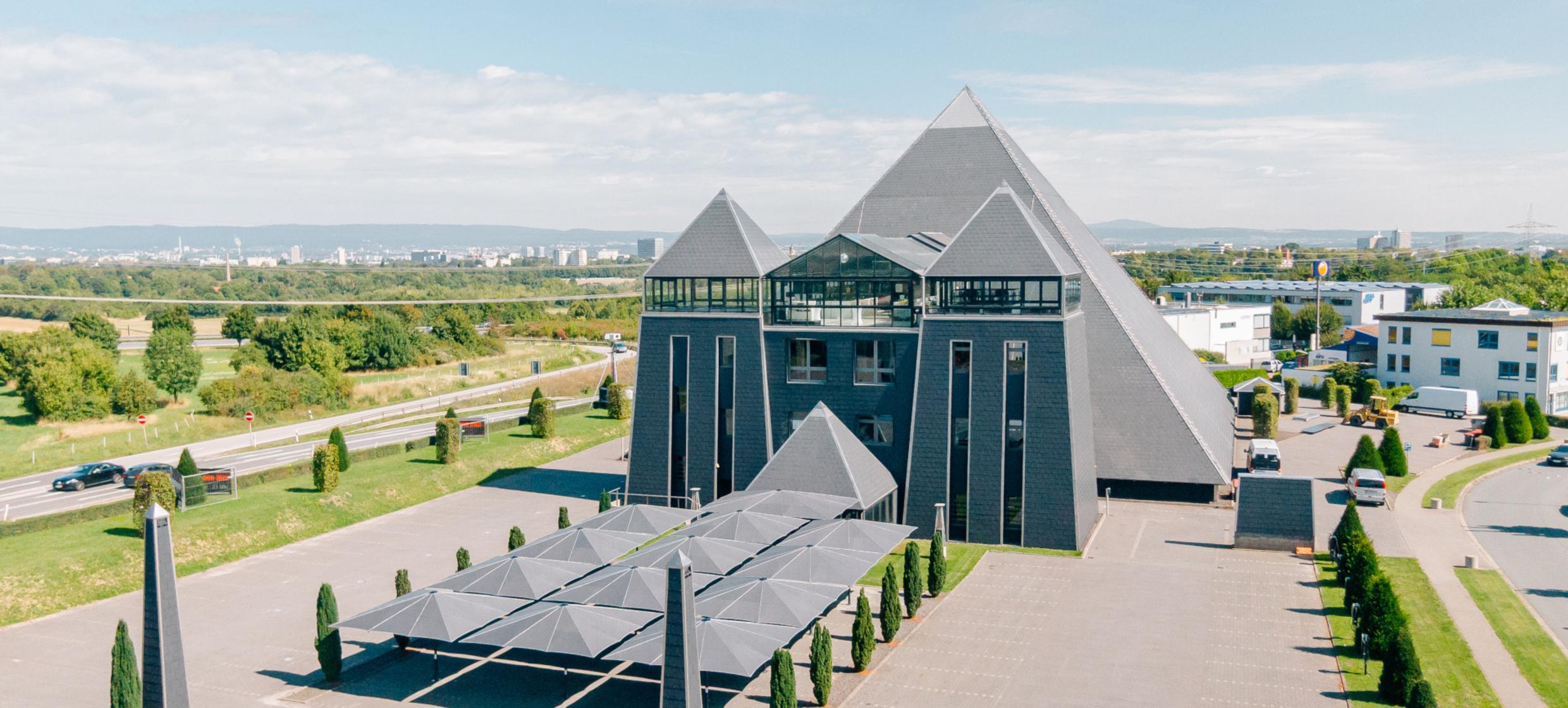 Die Pyramide in Mainz / Hechtsheim 1