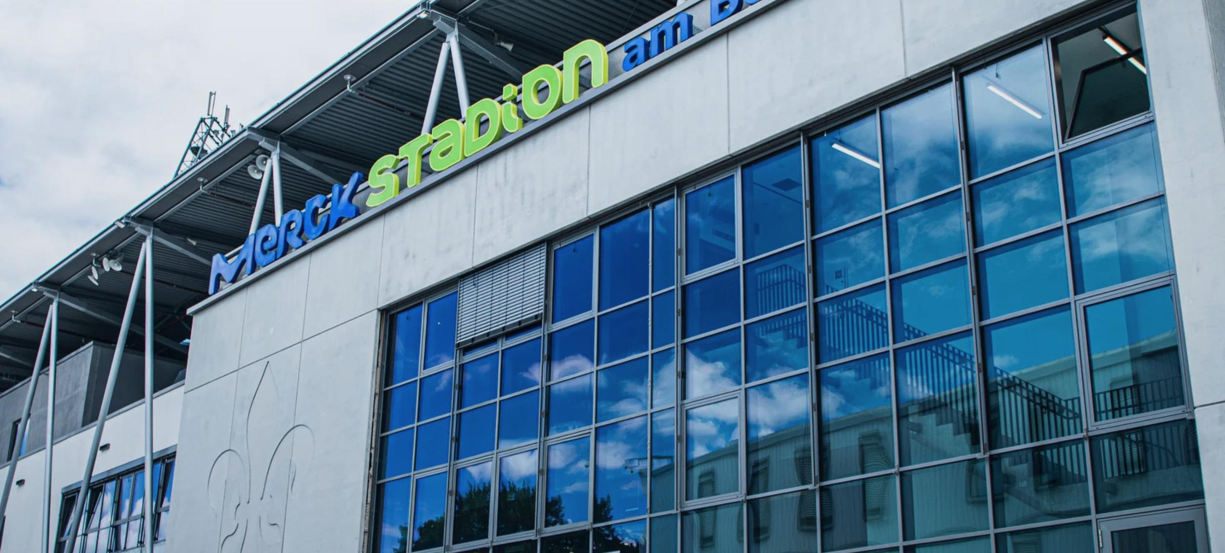 Merck-Stadion am Böllenfalltor 12