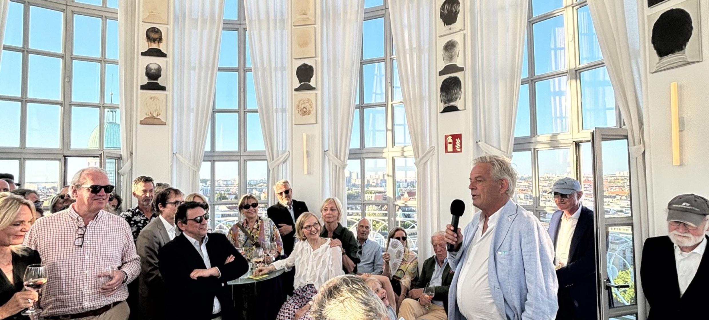 Stehempfang in der Lounge im Frankfurter Turm
