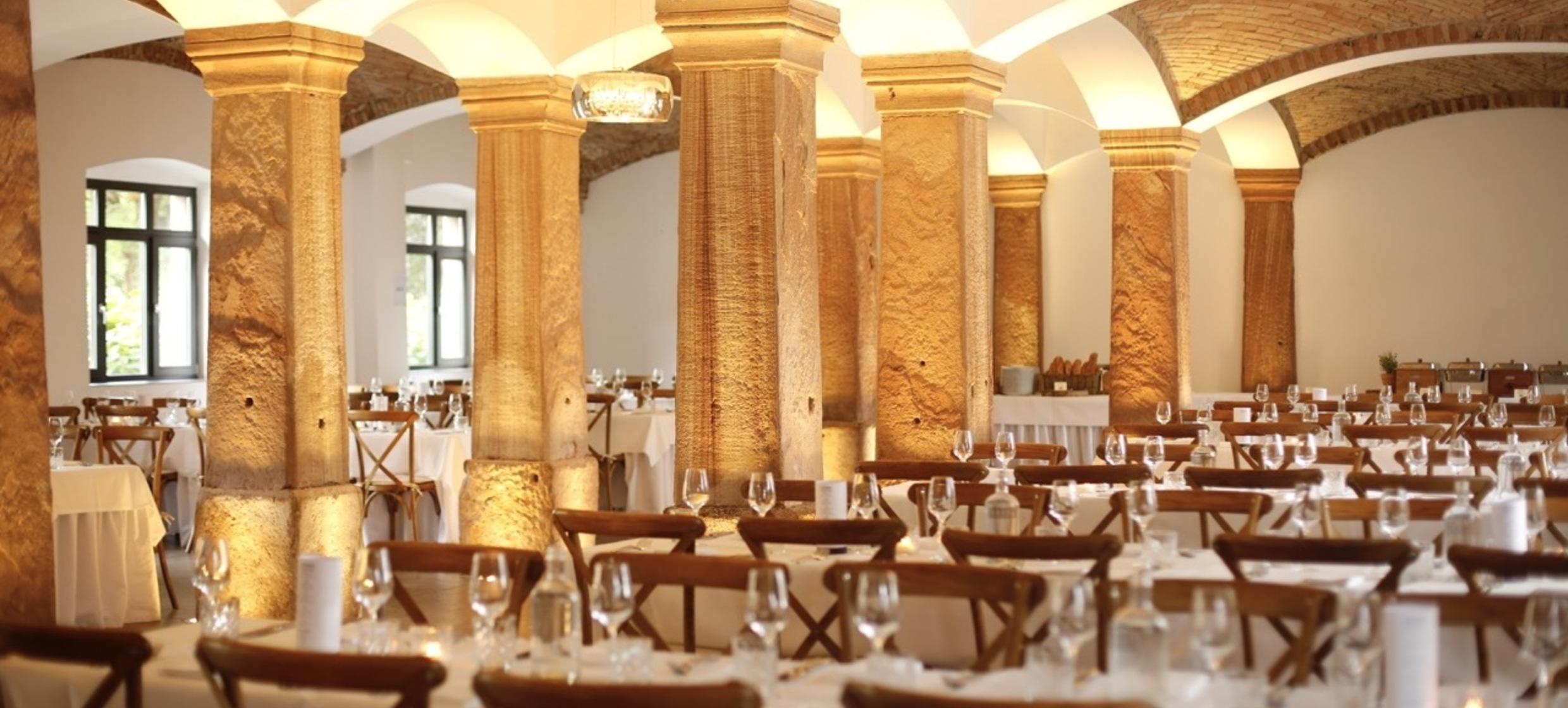 Weihnachtsfeier im Gutshof Ladenburg – Knisterndes Feuer, Glühweinduft und Festtagsglanz