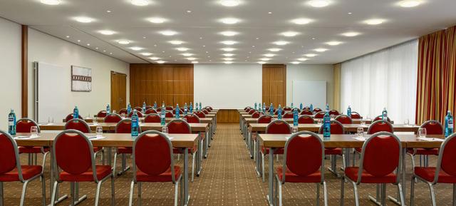 Ramada by Wyndham Düsseldorf Ratingen in Düsseldorf 2