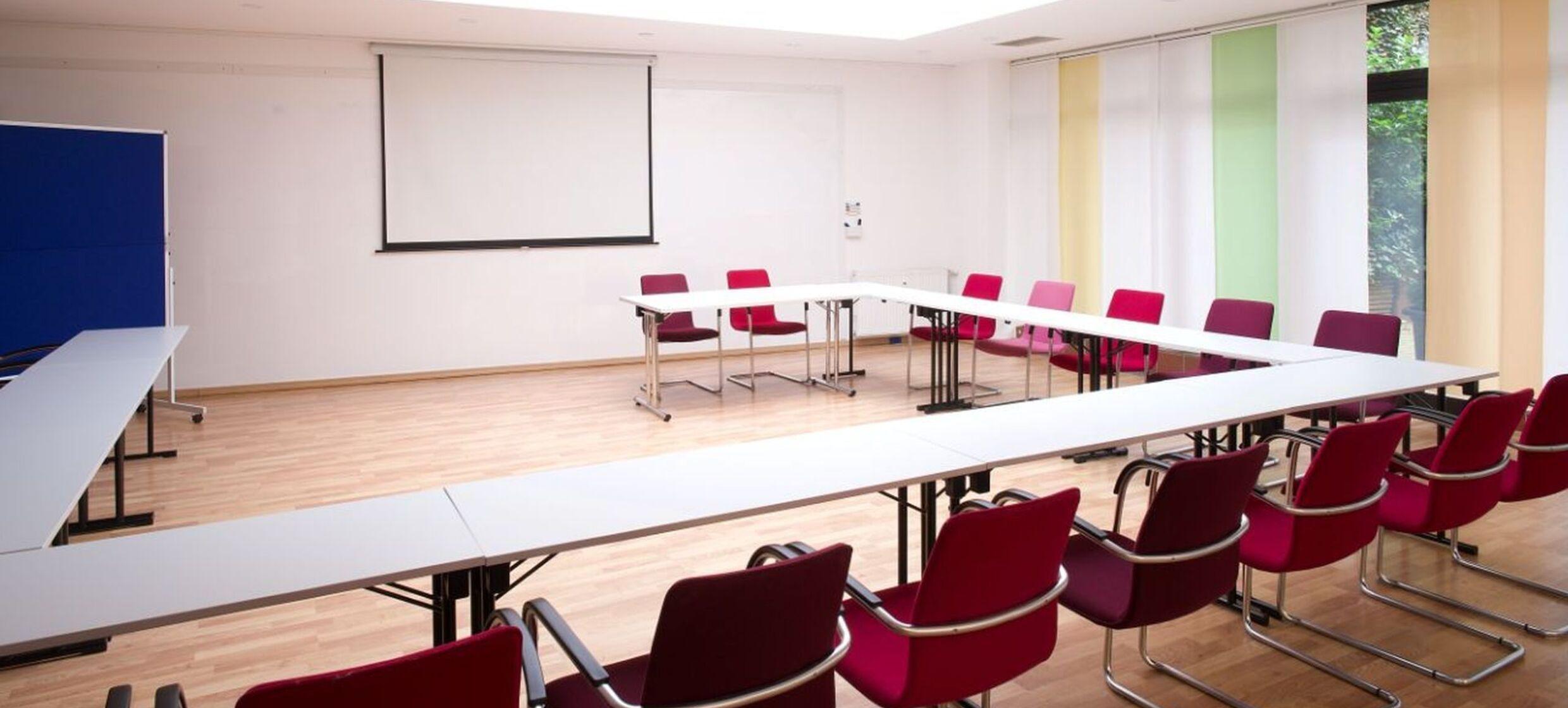 Meeet Mitte Pavillon - Großer Schulungsraum, Konferenzraum und Workshopfläche mit Klasse 2