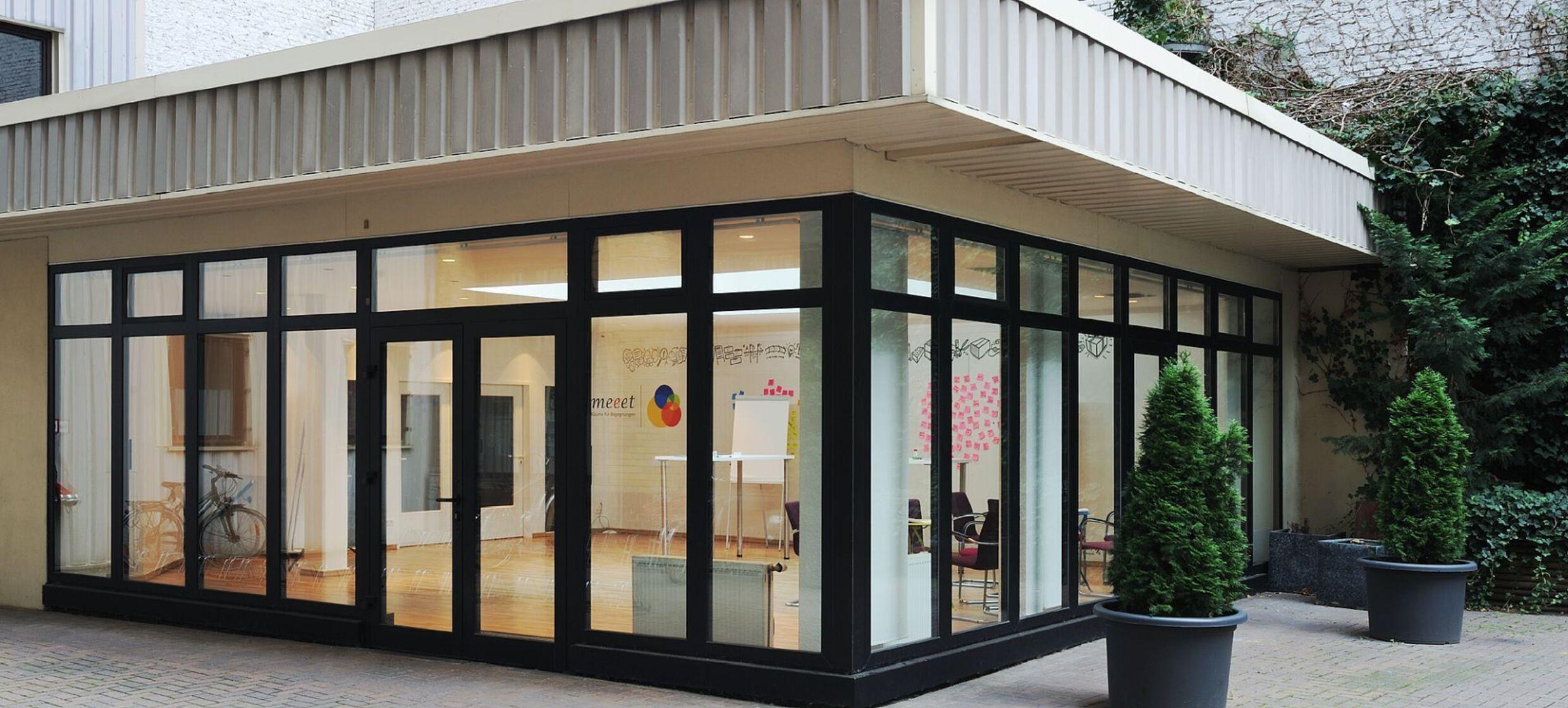 Meeet Mitte Pavillon - Großer Schulungsraum, Konferenzraum und Workshopfläche mit Klasse 5