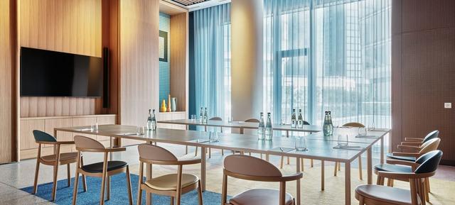 Kimpton Main Frankfurt in Frankfurt 16