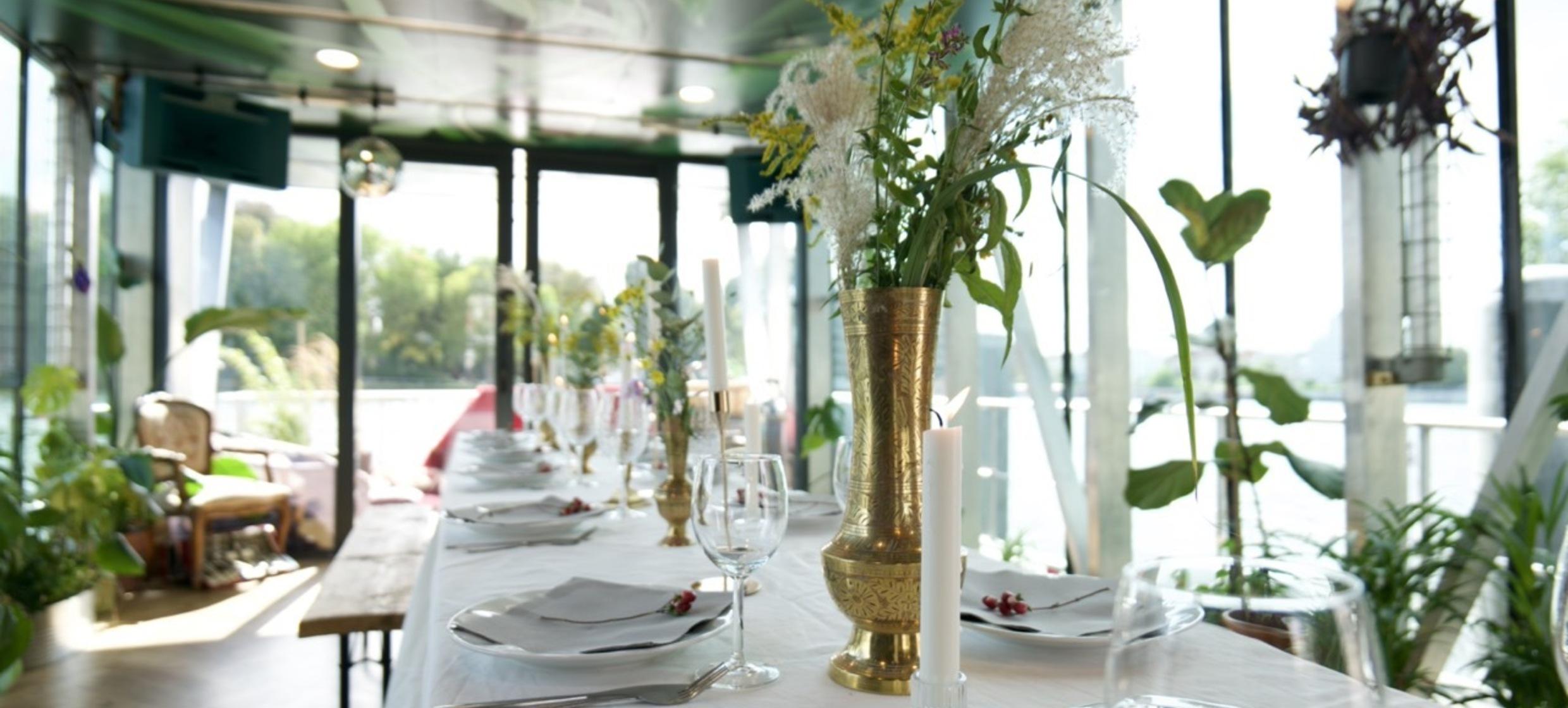 WildKraut Eventschiff | Stilvolle Privatevents und Firmenfeiern auf dem Wasser in Berlin 3