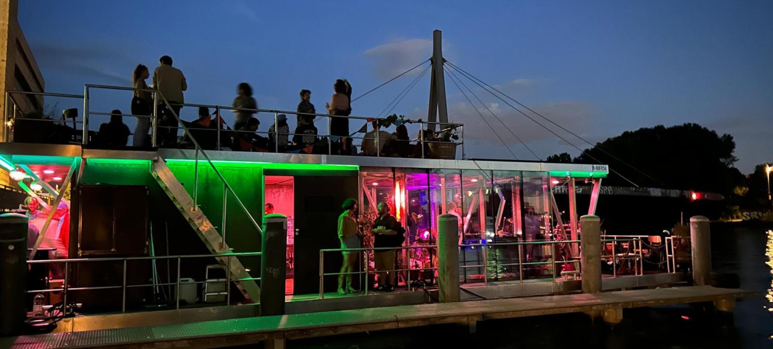 WildKraut Eventschiff | Stilvolle Privatevents und Firmenfeiern auf dem Wasser in Berlin 2