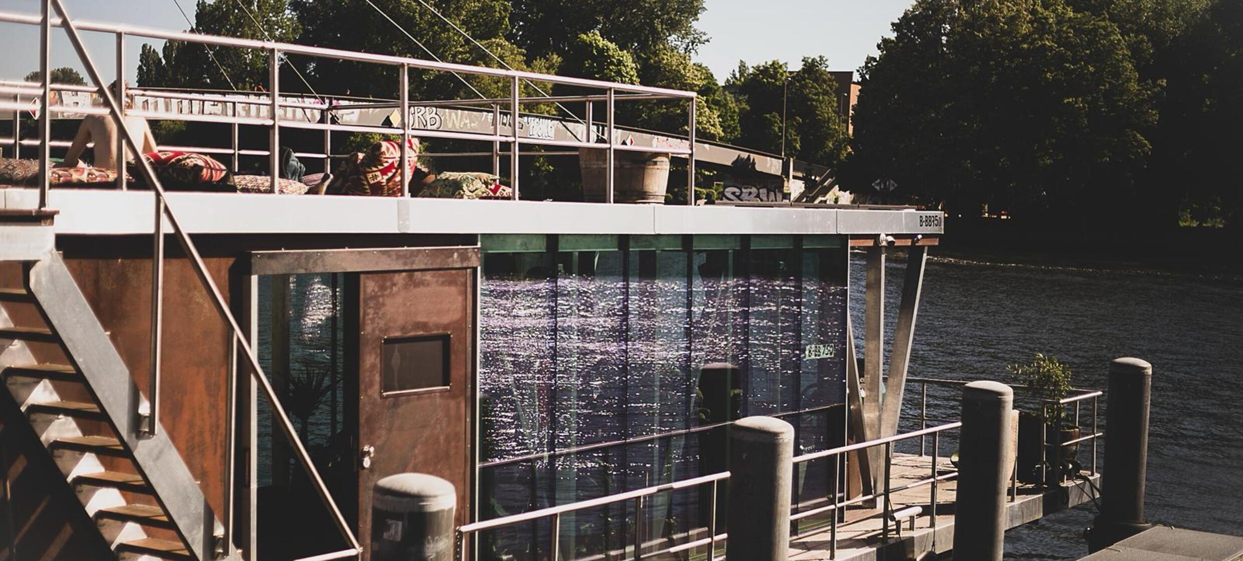 WildKraut Eventschiff | Stilvolle Privatevents und Firmenfeiern auf dem Wasser in Berlin 1
