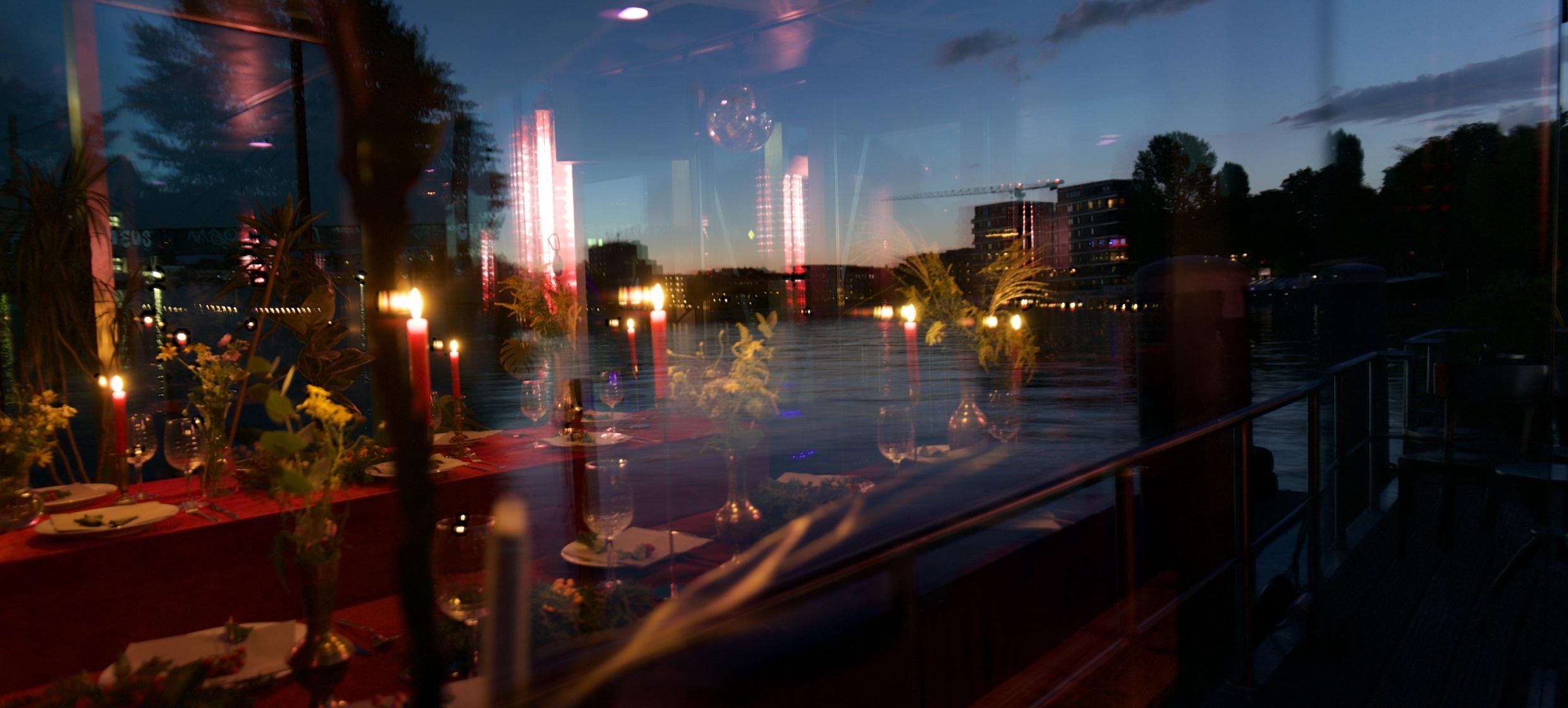Weihnachtsdinner im Floating Venue in Berlin 2