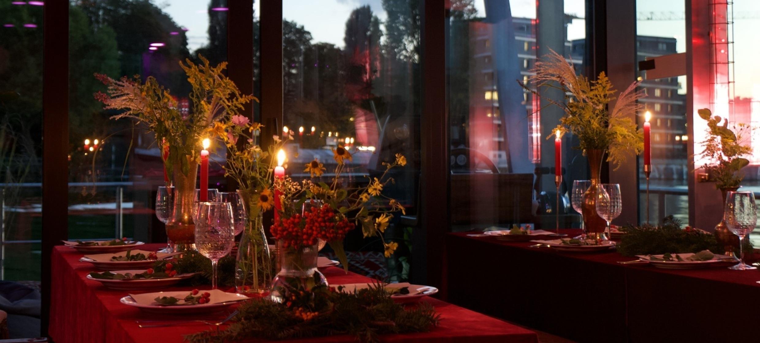 Weihnachtsdinner im Floating Venue in Berlin 4